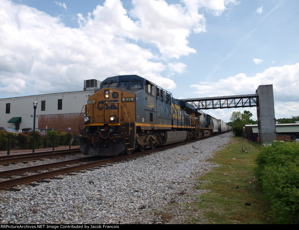 CSX 835